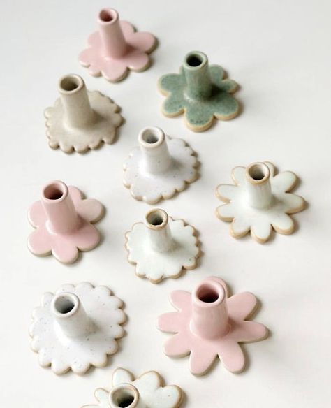 Das Stone Clay Ideas, Interesting Ceramic Ideas, Airdryclay Ideas Christmas, Handbuilt Pottery Ideas Simple, Diy Clay Decorations, Handbuild Pottery Ideas, Diy Air Clay Projects, Airclay Ideas Diy, Diy Clay Candle Stick Holder