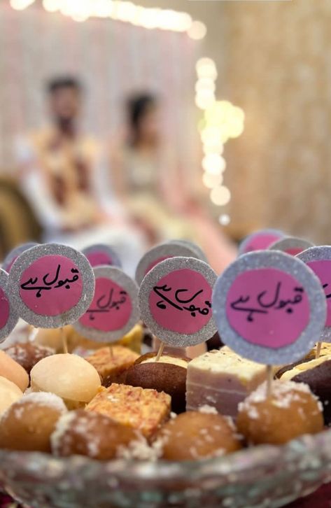 Dholki Aesthetic Pics, Nikah Props Ideas, Shadi Decoration Ideas, Qabool Hai Props For Sweets, Nikkah Snaps, Bat Pakki Ideas, Baat Pakki Decorations, Nikkah Cake Ideas, Baat Pakki Ideas