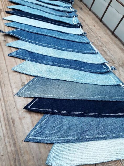 Denim Christmas, Pumpkin Patch Birthday, Recycled Denim Bags, Denim Party, Recycled Jeans Bag, Flag Garland, Denim And Diamonds, Denim Quilt, Denim Ideas