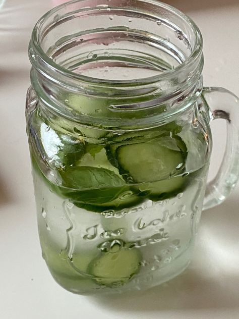 Advanced Workout Plan, Organs In The Body, Water Cucumber, Cucumber Detox Water, Drinking Hot Water, Cucumber Water, Best Version Of Myself, Water Aesthetic, Healthy Food Motivation