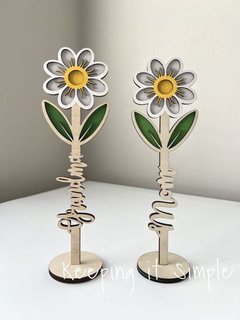 Spring Laser Cut Ideas, Spring Laser Projects, Valentine Laser Cut Ideas, Laser Cut Flower, Diy Laser Cut, Flowers In Bloom, Wooden Roses, Laser Cut Wood Crafts, Laser Engraved Ideas