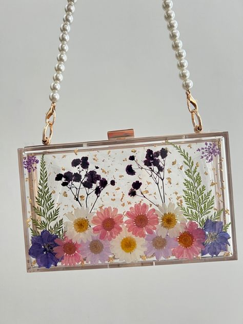 Resin Clutch, Resin Bag, Resin Works, Flower Clutch, Small Business Instagram, Diy Clutch, My Style Bags, Business Instagram, Resin Frame