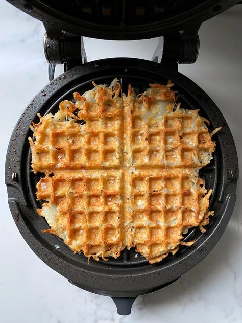 Waffle Iron Hash Browns, Starchy Sides, Hashbrown Waffles, Homemade Hashbrowns, Waffle Iron Recipes, Potato Waffles, Waffle Maker Recipes, Hashbrown Recipes, Food Rules