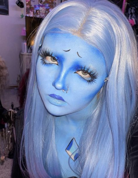 Blue Hair Makeup Looks, Blue Costume Makeup, Blue Face Makeup Halloween, Blue Diamond Steven Universe Cosplay, Blue Alien Makeup, Cookie Monster Makeup, Blue Diamond Makeup, Blue Diamond Cosplay, Cosplay Makeup Ideas