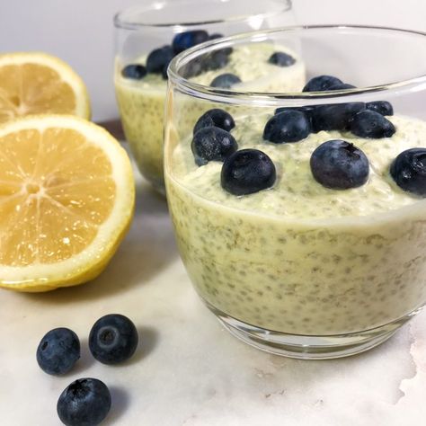 BLUEBERRY LEMON CHIA PUDDING is a whole30 and keto friendly breakfast made overnight with a base of coconut milk and chia seeds. Green Deviled Eggs, Chia Seed Pudding Almond Milk, Blueberry Juice Benefits, Lemon Chia Pudding, Chia Seed Pudding Coconut Milk, Family Brunch Recipes, Keto Friendly Breakfast, Quick Clean Eating, Pancakes For Dinner