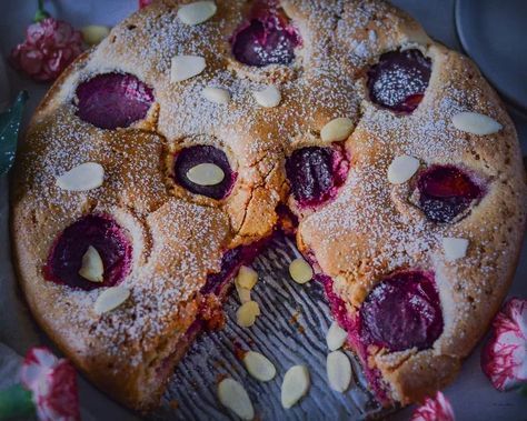 New York Time’s Original Plum Torte | Foodtalk Greek Nachos, Austrian Desserts, Plum Torte, Italian Dressing Recipes, Fig Cake, Orange Muffins, Torte Recipe, Austrian Recipes, Recipes Appetizers