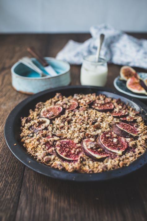 Recipe: Baked Oatmeal with Figs & Dates — Breakfast Recipes from The Kitchn Dates Breakfast, Fig Oatmeal, Baked Figs, Plain Oatmeal, Pumpkin Pie Oatmeal, Baked Gnocchi, Pumpkin Pasta, Good Recipes, Fig Recipes