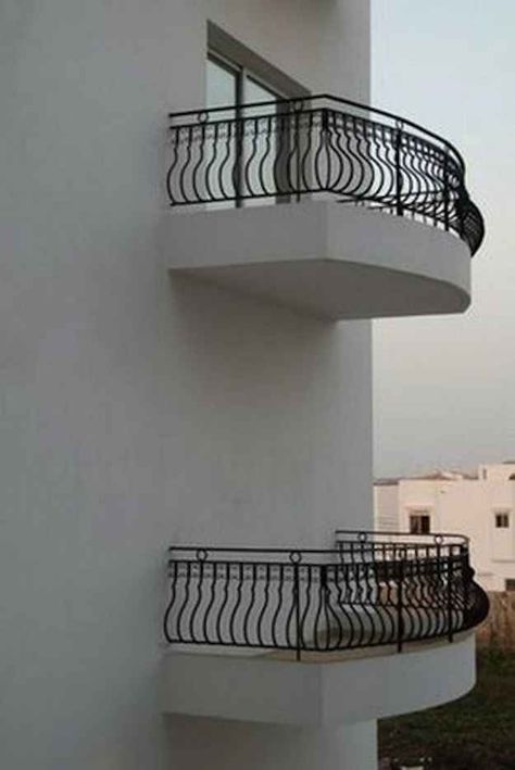 The architect who ran out of windows just a little too soon. | 33 Architects Who Completely Screwed Up Their One Job Architecture Fails, Building Fails, Job Fails, Friday Funny, Construction Fails, You Had One Job, Design Fails, Burj Al Arab, One Job