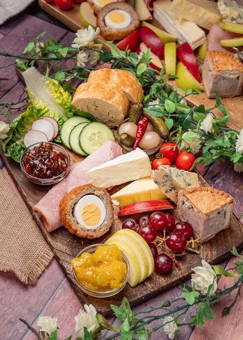 Looking for a quick and easy meal to enjoy on those hot summer days? Look no further than this Ploughman's Lunch Cheese Platter! This simple dish is perfect for lazy summer afternoons when you don't want to spend too much time in the kitchen. Summer Picnics, Entertaining Lunch Ideas, Hot Buffet Food Ideas, Lunch Platter, Afternoon Lunch, Ploughmans Lunch Platter, Lunch Board Ideas, Ploughmans Platter, Platter Ideas