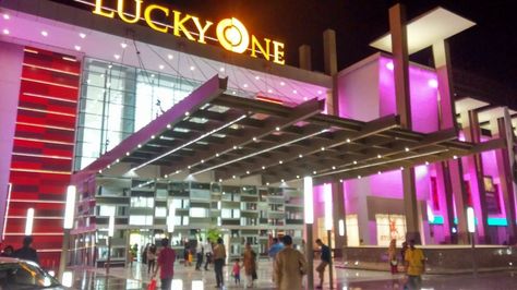 Lucky one mall karachi Luckyone Mall Karachi Snap, Lucky One Mall Karachi, Snap Streak Ideas Easy, Snap Streak, Photography Pics, Snapchat Picture, Figure Sketching, Teacher Classroom, Pakistan