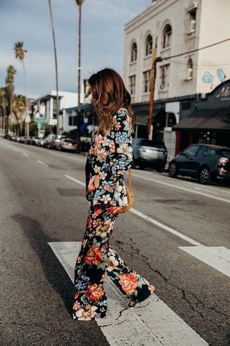 Floral Two Piece Look from Zara - Everyday Pursuits Bachelorette Airbnb, Floral Suit, Minimalist Moda, Printed Suit, Floral Trousers, Pixie Market, Floral Two Piece, The Zoe Report, Girlie Style