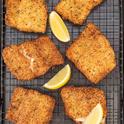 Crispy Keto Fried Fish Recipe - Crumbed to Perfection Keto Fried Fish, Breaded Fish Recipe, Breaded Fish, Keto Fish, Fish Breading, Battered Fish, Fried Fish Recipes, Recetas Keto, Fish Recipe