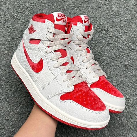 Air Jordan 1 High Zoom CMFT 2 Valentines Day Valentine Jordans, Nike Cake, Air Jordan 1 Zoom Cmft, Swag Boys, First Looks, Winter Inspo, Shoe Inspo, Air Jordan 1 High, Jordan 1 High