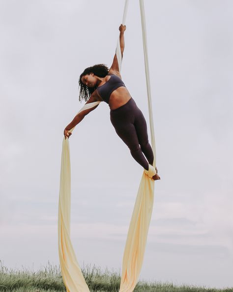 Follow my Lifestyle Blog about aerial silks fitness and everything in between. #ellieactivewear Arial Silks, Yoga Zone, Silk Dance, Aerial Gymnastics, Silk Dancing, Aerial Silk, Aerial Hammock, Aerial Fitness, Aerial Acrobatics