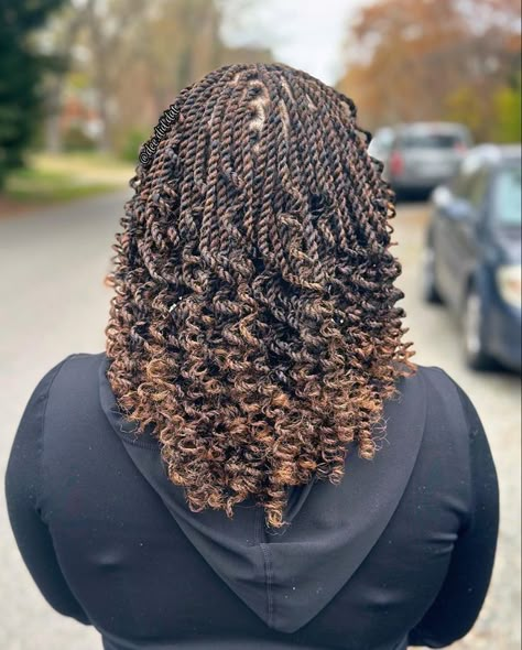 Black Women Hair Styles Natural, Black Woman Twists, Afrokinkytwist Styles, Medium Length Twist Braids Hairstyles, Braid Twists Styles Black Hair, Different Braiding Styles For Black Hair, Afro Twist Hairstyles, Marley Braids Styles, Twists Protective Styles