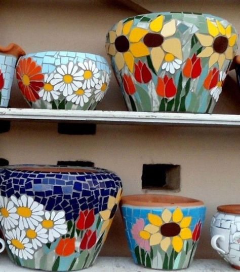 Flower pot decoration ideas that you can try in your home 05 Küchen In U Form, Mosaic Pot, Mosaic Planters, Mosaic Pots, Mosaic Flower Pots, Mosaic Vase, Mosaic Garden Art, Mosaic Stained, Mosaic Madness