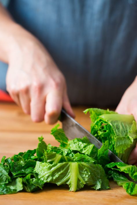 Caesar Salad For A Crowd, Best Caesar Dressing, Salad For A Crowd, Simple Salads, Salads For A Crowd, Classic Caesar Salad, Classic Salad, Caesar Salad Dressing, Salad Greens