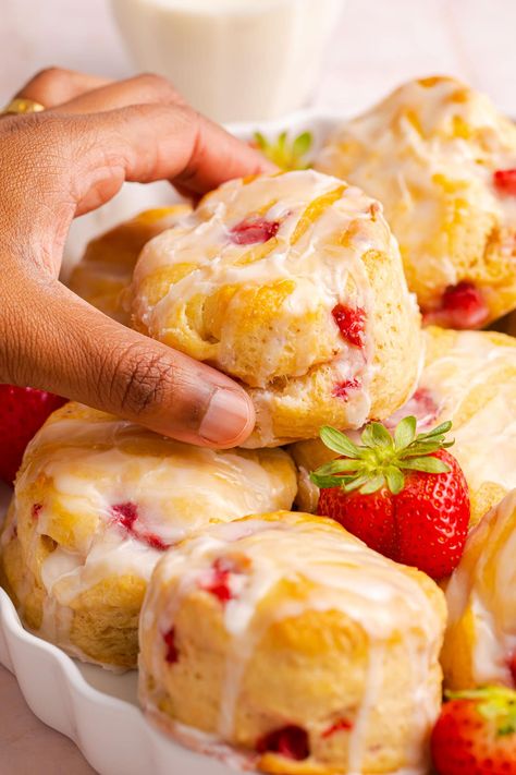 Strawberry Business, Strawberry Biscuits, Frozen Biscuits, Biscuit Rolls, Vanilla Icing, Vanilla Glaze, Homemade Biscuits, Buttermilk Biscuits, Bread Recipes Sweet