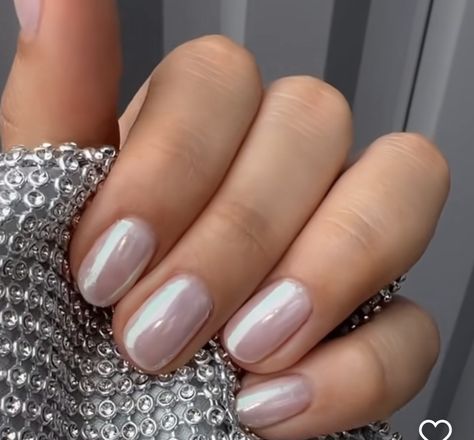 Nailpolish Trend Summer 2024, Trendy Dip Nails 2023, Cute Gel Nails Simple, Nye Nails Dip, Trendy Nail Colors 2023, Summer Sns Nails 2024, Gel Bottle Nails, Gel Wedding Nails, Cute Summer Nails 2023