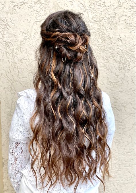 Boho Wedding Hair Brunette Half Up, Boho Brides Hair, Boho Bride Hairstyles Braids, Boho Mid Length Hair Hairstyles, Bridal Viking Hairstyles, Bridal Viking Hair, Lord Of The Rings Hairstyles Elves, Forest Fairy Wedding Hair, Wedding Viking Hairstyles