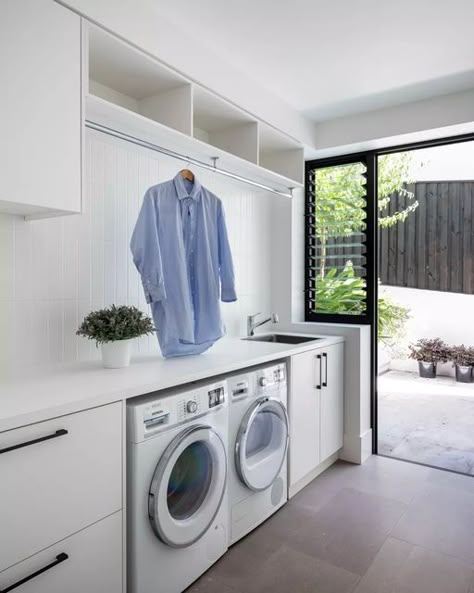 Corben Architects on Instagram: "Laundry day 👕👗: the hardest working room in the house! Who agrees? 🤔😊 #Chores  Architecture by @corbenarchitects Built by @realconstructions Joinery by @divinekitchens Interior design by @schwarzdesignz Photography by @tfadtomferguson" Laundry Designs, Dirty Kitchen Design, Laundry Makeover, Working Room, Laundry Nook, Laundry Room Ideas Small Space, Pantry Laundry Room, Laundry Room Lighting, Laundry Room Flooring