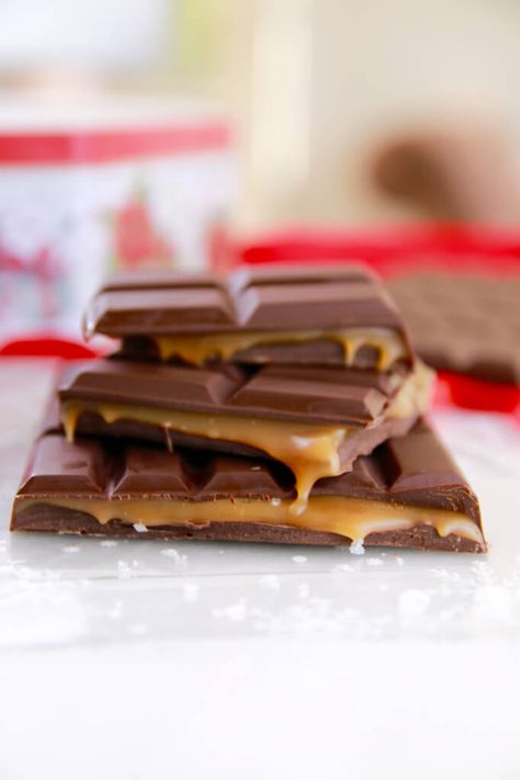 Dark Chocolate & Salted Caramel Homemade Chocolate Bar Caramel Chocolate Bar, Homemade Chocolate Bars, Bigger Bolder Baking, Easy Chocolate Desserts, Caramel Bars, Salted Caramel Chocolate, Chocolate Nuts, Chocolate Dessert Recipes, Chocolate Bark