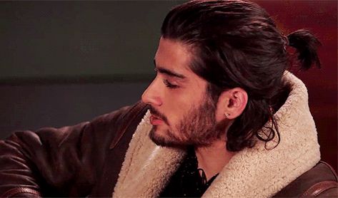 Zayn Malik gifs - Brave Search Zayn Malik Gif, Zayn Gif, Ms Marvel, 1 Direction, Zayn Malik, Boy Bands, Harry Styles, Brave, Gif