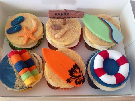 Surf Cupcakes, Summer Themed Cupcakes, Surf Theme Party, Luau Desserts, Surfboard Cake, Surf Cake, Beach Theme Birthday, Beach Cupcakes, Santa Cupcakes