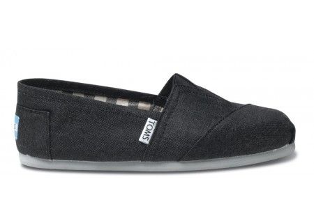 Toms Black Toms, Vegan Shoes, Classic Shoes, Shoe Obsession, Mens Fashion Shoes, Toms Shoes, New Shoes, Nice Shoes, Lady In Red