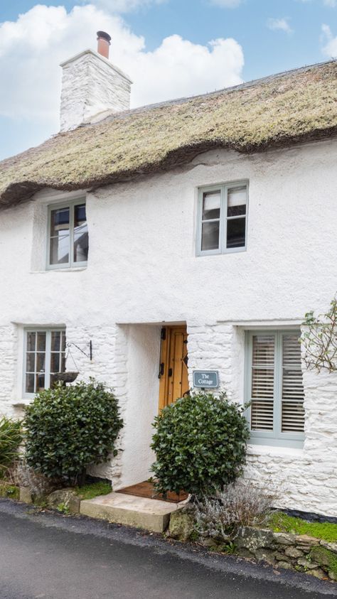 The Cottage, Devon, Classic Cottages Terrace House Exterior, Classic Cottage, Cottage Exterior, Beautiful Cottages, Thatched Cottage, Big Garden, Thatched Roof, The Cottage, Holiday Cottage