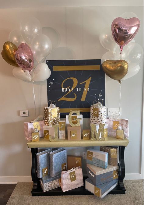 18th Birthday Gift Ideas For Girlfriend, Countdown Birthday Gifts Ideas, 21 Presents For 21st Birthday, Countdown To 18th Birthday, Birthday Gift Countdown Ideas, 30 Day Birthday Countdown Gift Ideas, Birthday Countdown Gifts, 21st Birthday Present Ideas, Countdown Birthday