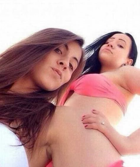 19 Optical Illusions That Will Make You Question Your Dirty Mind Foto Poses, 10 Picture, Dirty Mind, Memes Humor, Double Take, Beautiful Smile Women, Funny Fails, Optical Illusions, Beautiful Smile