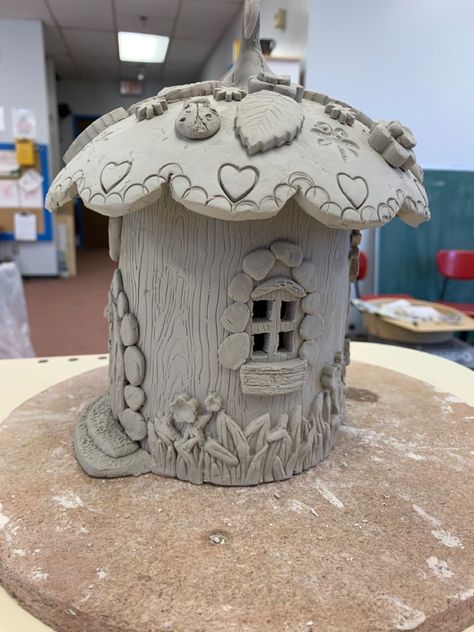 Clay Bird House Ideas, Ceramic Fairy House Ideas, Pottery Fairy, Creative Pottery, Magical Fairy Garden, Pottery Painting Ideas, Painting Pottery, Clay Fairy House, Clay Bird