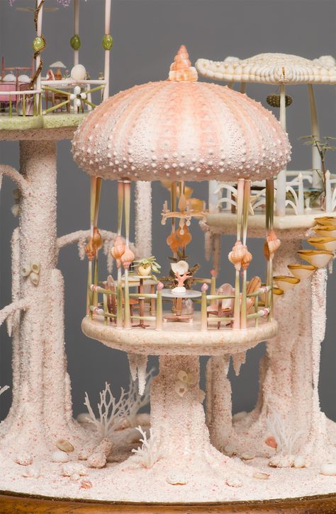 Peach Living Rooms, Miniature Mermaid, Messy Nessy Chic, Fairy Garden Houses, Fairy Garden Ideas, Miniature Houses, Seashell Crafts, Mini Things, Tiny Things