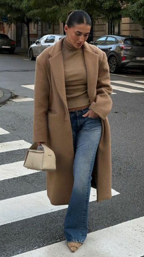 #autumn #outfit #outfitideas #outfitinspo #winter #coat #bigcoat #oversized #long #blazer #longcoat #elegant #dressy #chic #minimalist #minimalistic #cold #outfitsforcolddays #colderdays #coldweather #cool #coolweather #weather #lowrisejeans #bootcutjeans #lowrise #bootcut #low #boot #jeans #90s #aesthetic #skinny #beige #brown Brown Jeans Outfit Aesthetic, Long Brown Boots Outfits, Brown Jeans Outfit, Brown Coat Outfit, Long Brown Boots, Bootcut Jeans Outfit, Brown Boots Outfit, Winter Coat Outfits, Fall Boots Outfit