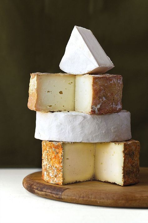 Meet our summer centerfold cheese: Fromage a Trois. Three sibling New York sheep's milk cheeses - each cut from the same curd, but aged in different ways Cheese Art, Dairy Recipes, Sheep Cheese, Cheese Wheel, Queso Cheese, Sister Act, Special Diet, Cinnamon Cream Cheese Frosting, Milk And Cheese