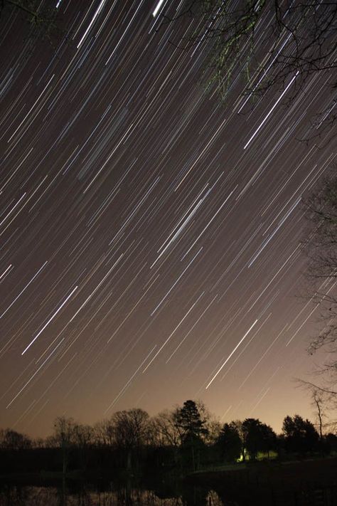 Knowledge Photography, Star Trails Photography, Rural Photography, Star Photography, Long Exposure Photography, Digital Photography School, Blur Photo, Star Trails, Photography Lessons