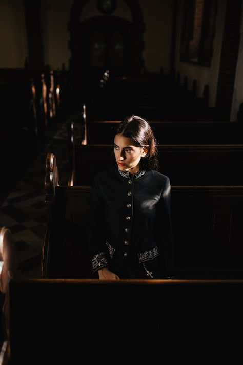 Saint Photoshoot, Cathedral Photoshoot, Church Girl Aesthetic, Church Photoshoot, Church Photos, Church Photography, Fashion Fotografie, Portrait Album, Dortmund Germany