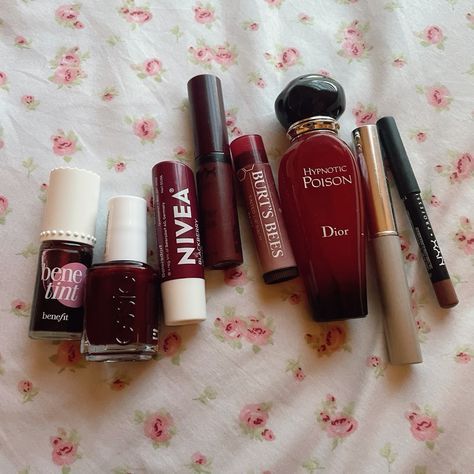 Red Themed Makeup, Dark Red Makeup, Makeup Gloss, Cherry Lipstick, Themed Makeup, Dior Lipstick, Swag Makeup, Red Makeup, Fancy Makeup