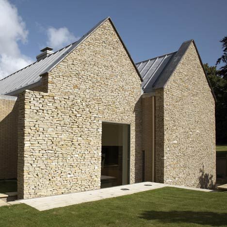 Stone gable Green Roof System, Stone Facade, Roof Architecture, Stone Architecture, Modern Barn, House Roof, Stone Houses, Roof Design, Stone House