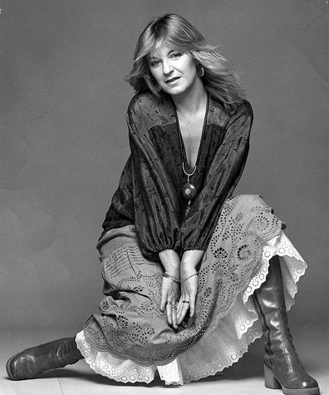 Christine McVie HB 70 years young! Christine Perfect, Christine Mcvie, Fleetwood Mac Dreams, Wardrobe Aesthetic, Mick Fleetwood, Buckingham Nicks, Stevie Nicks Style, Lindsey Buckingham, Calf High Boots