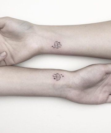 33 Best Friend Tattoos - Matching Tattoo Ideas for Your BFF Matching Best Friend Tattoo, Best Friend Tattoo Ideas, Friend Tattoo Ideas, Rain Tattoo, Meaningful Tattoo Ideas, Best Friend Tattoo, Matching Bff Tattoos, Umbrella Tattoo, Matching Friend Tattoos