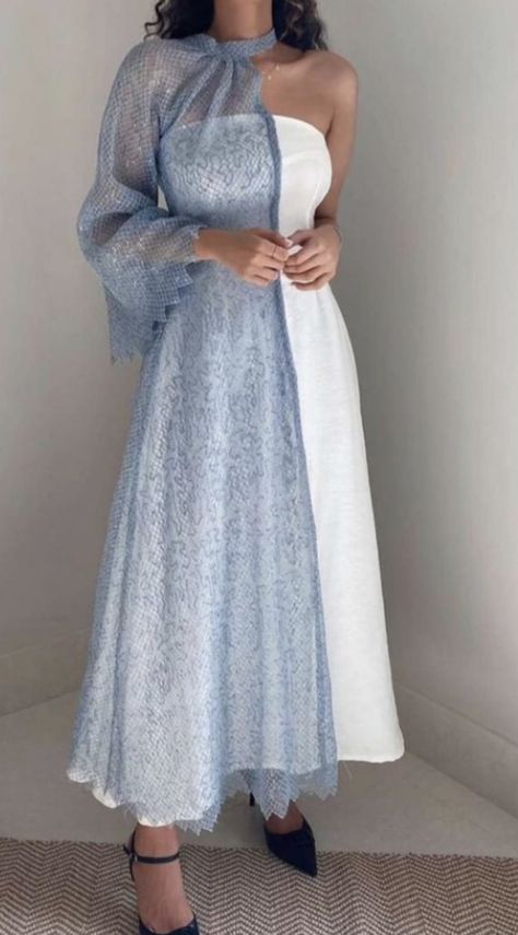 Robes Glamour, Gaun Fashion, Fashion Sketches Dresses, Elegant Dresses Classy, Abaya Fashion, Looks Chic, Modest Fashion Outfits, Abayas Fashion, Dresses Elegant