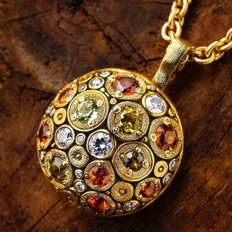 Blooming Hill pendant in autumn mix with diamonds and garnets Ancient Roman Jewelry, Alex Sepkus, Roman Jewelry, Art Jewelry Contemporary, Fine Jewelery, Garnet Pendant, Jewelry Model, Color Mix, Fabulous Jewelry