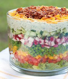 Seven Layer Salad Salad Coleslaw, 7 Layer Salad, Layer Salad, Seven Layer Salad, Layered Salad Recipes, Layered Salad, Cole Slaw, Salad Pasta, God Mat