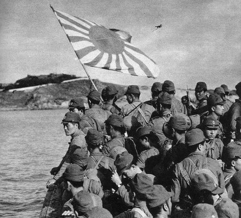 Rikusentai (178)2 ashore Ww2 Photography, Perang Dunia Ii, Imperial Japanese Navy, Ww2 History, Landing Craft, Imperial Army, Dutch East Indies, Iwo Jima, Japan History