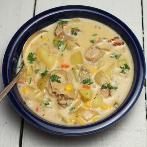 Oyster Chowder, Oyster Stew Recipes, Canned Oysters, Easy Corn Chowder, Oyster Stew, Smoked Oysters, Oysters Rockefeller, Oyster Recipes, Soup Kitchen