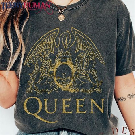 Comfort Colors Freddie Mercury Queen Band Shirt Festival Clothing Rock T-Shirt Unisex Sweatshirt Check more at https://teebyhuman.com/product/comfort-colors-freddie-mercury-queen-band-shirt-festival-clothing-rock-t-shirt-unisex-sweatshirt/ Queen Band Shirt, Band Outfits, Rock T Shirt, Queen Tshirt, Queen Shirts, Queen Band, Festival Clothing, Band Shirt, Rock T Shirts