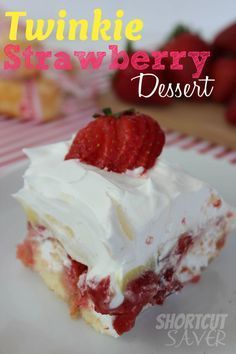 Twinkie Strawberry Dessert, Twinkie Desserts, Strawberry Chocolate Chip Cookies, Twinkie Cake, Dessert Oreo, Strawberry Dessert Recipes, Strawberry Dessert, Bake Recipes, Desserts Vegan