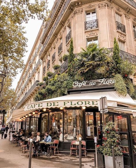 Paris Cafe Exterior, Paris Architecture Aesthetic, Paris Buildings Aesthetic, Paris Coffee Shop Aesthetic, Paris Cafe Aesthetic, Paris Coffee Shop, French Cafes, France Coffee, France Cafe